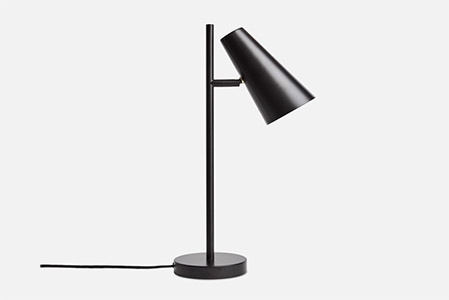 Woud design bordlampe model Cono